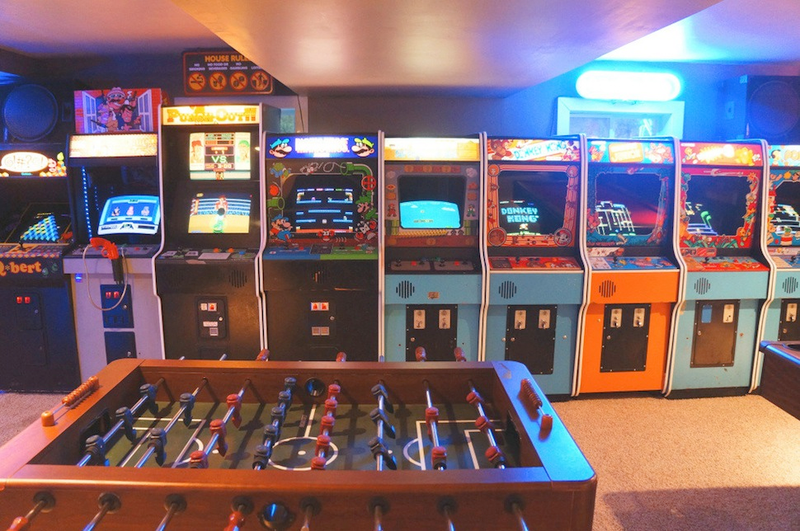 Illustration for article titled All-Star Dad Builds Incredible Basement Arcade With His Son